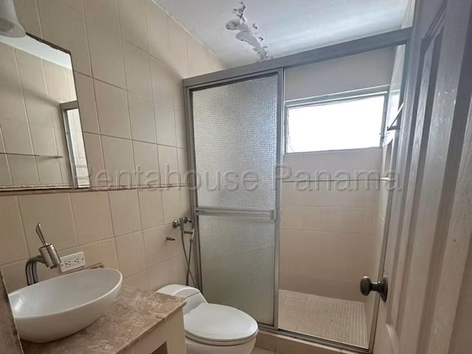 26-8317RGG Altos del Golf San Francisco CASA DUPLEX en venta. Precio para vender.
