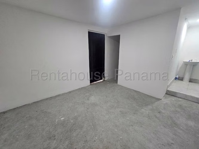 Local Comercial en Alquiler en Casco Antiguo  JG