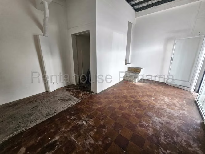 Local Comercial en Alquiler en Casco Antiguo  JG