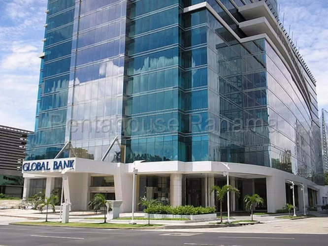 Oficina Comercial en Alquiler en Calle 50 JG