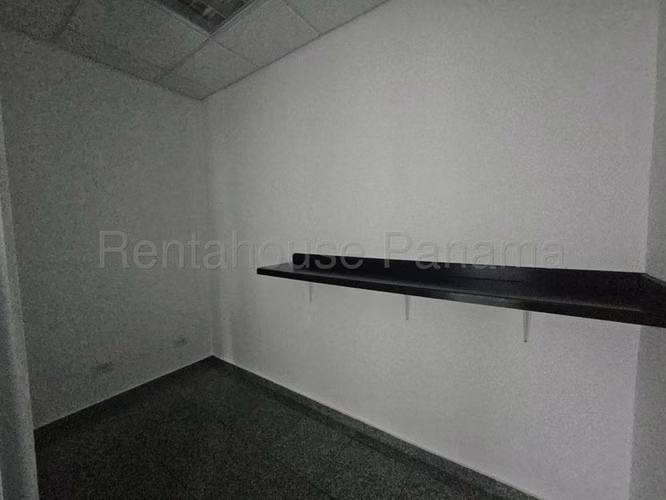 Oficina Comercial en Alquiler en Calle 50 JG