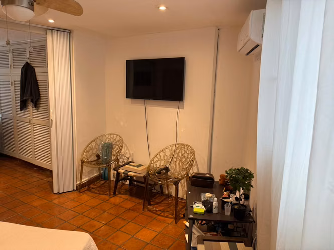 ALQUILER DE APARTAMENTO VISTA AL MAR EN CASCO ANTIGUO AQ