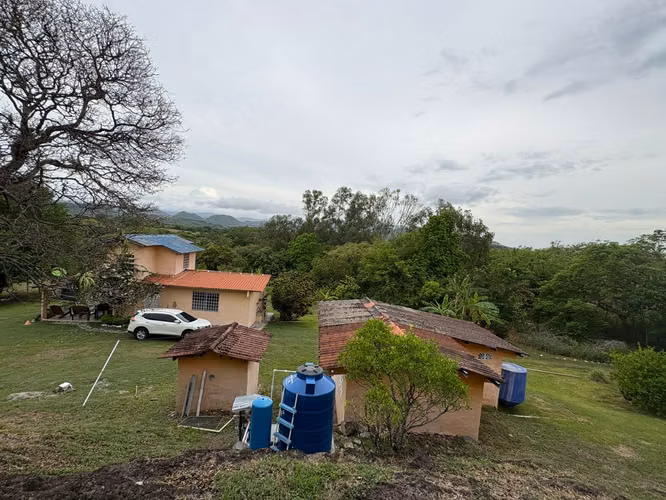  Finca Productiva de 2.67 Hectáreas Cerca de Coronado | Casa + Pozo + Árboles Frutales |