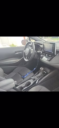 Vendo 2021 Toyota Corolla SE. 