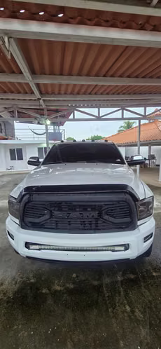Vendo 2012 Dodge Ram 2500 Long Horn Diesel como.Nuevo solo 134k kilometros - Imagen 1