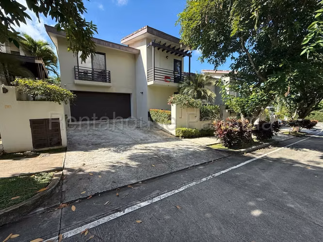 Sale of duplex house of 304m ² in Panama Pacific 26JSS2848