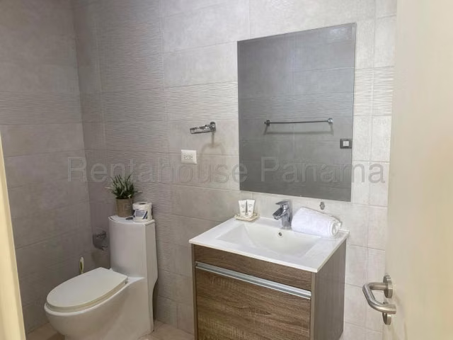 Alquiler de Apartamento Amoblado en PH Quartier del Mar – Coco del Mar – 120 m² – Vista al Mar