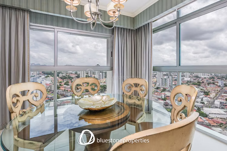 Altos del Golf – Frente al Parque – 622 mts2 – 1,190,000