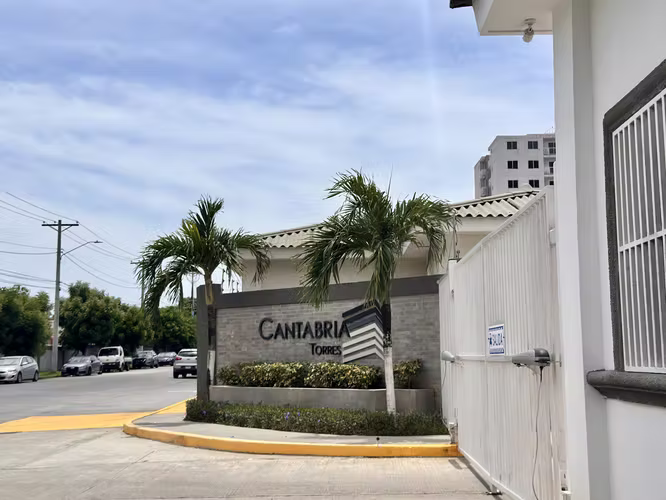 ALQUILER – PH Torres de Cantabria 82 m² PRG02