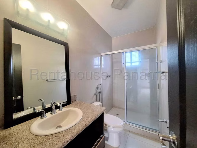 Apartamento Parcialmente Amoblado en Window Tower  San Francisco