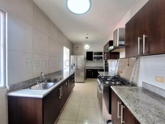 Apartamento Parcialmente Amoblado en Window Tower  San Francisco