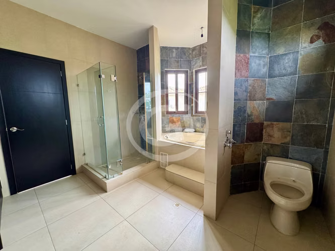 Venta Casa esquina El Doral – Remate Bancario