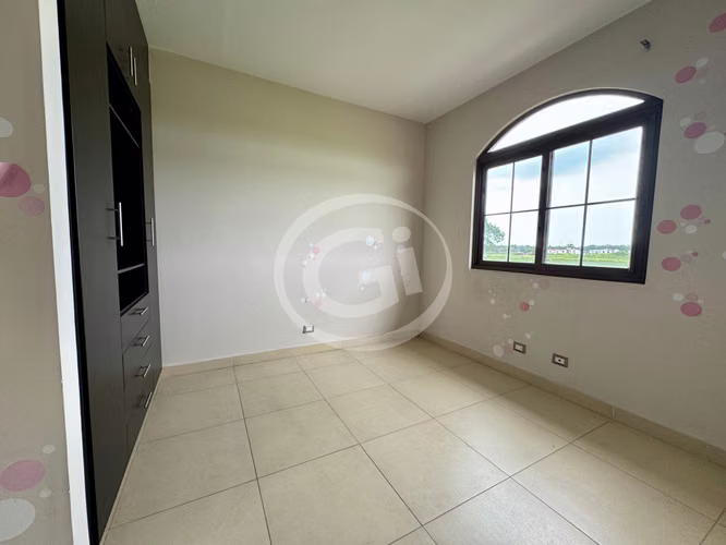 Venta Casa esquina El Doral – Remate Bancario
