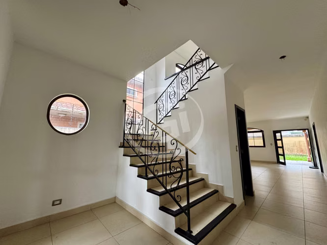 Venta Casa esquina El Doral – Remate Bancario