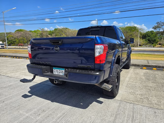 2017 Nissan Titan