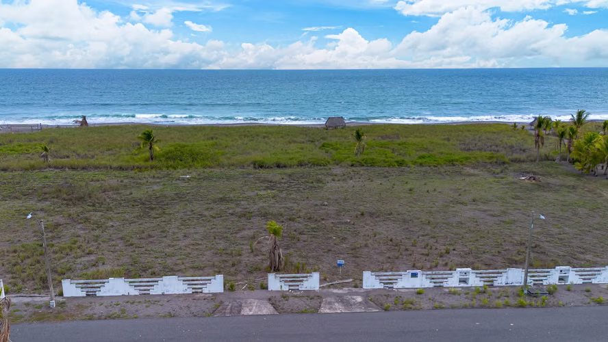¡Reducción de Precio! Lote Frente al Mar en Venta en Las Olas, Los Estates, Alanje, Chiriquí