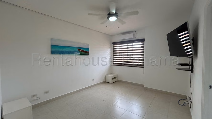 Se Vende Casa en Versalles LA26-8437