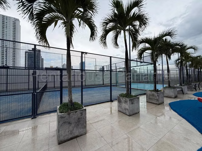Vendo Apartamento de 443 m² en PH Ten Tower, Costa del Este 26-7939GG
