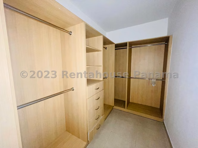 VENTA DE APARTAMENTO EN WATERS ON THE BAY AVENIDA BALBOA HQ