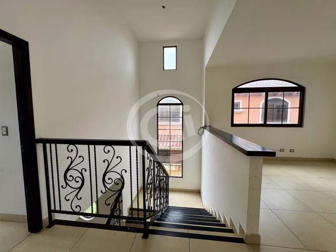 Venta Casa esquina El Doral – Remate Bancario