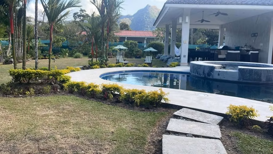 Vendo espectacular casa en el centro del valle de antón