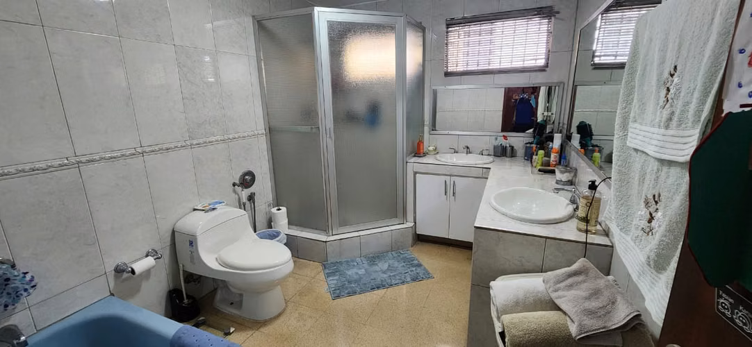 SE VENDE CASA UNIFAMILIAR DE 2 PISOS EN ALTOS DE EL DORADO