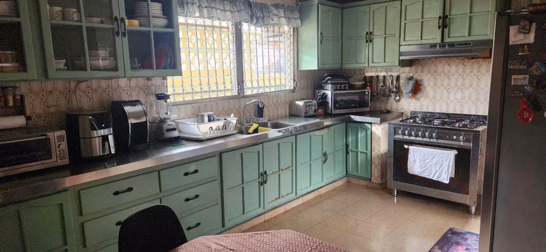 SE VENDE CASA UNIFAMILIAR DE 2 PISOS EN ALTOS DE EL DORADO