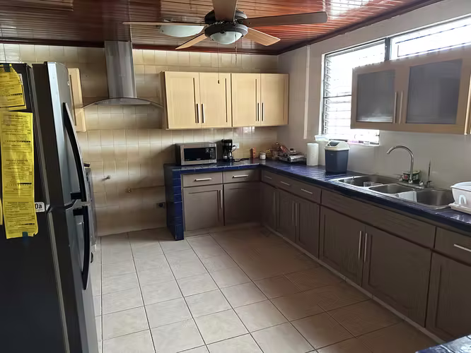 SE VENDE casa unifamiliar de 2 niveles en DOS MARES