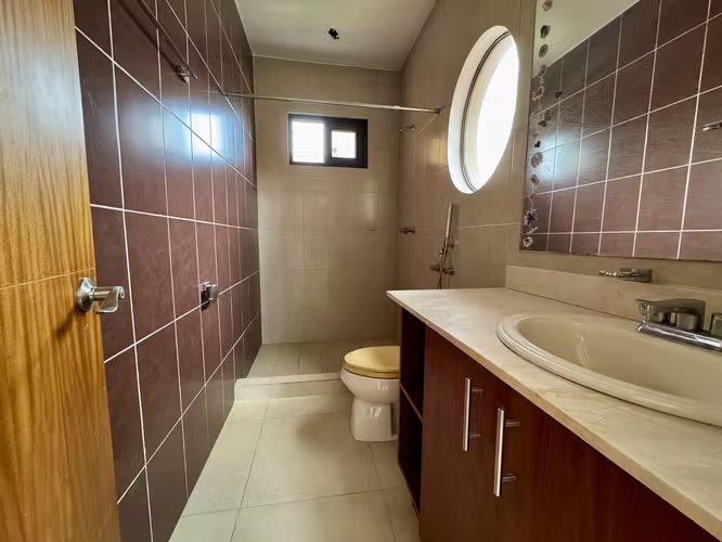 Venta Casa esquina El Doral – Remate Bancario - Imagen 16