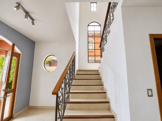 Venta Casa esquina El Doral – Remate Bancario - Imagen 2
