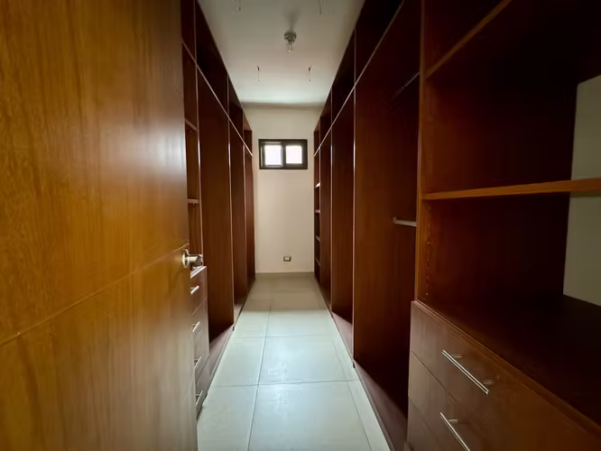 Venta Casa esquina El Doral – Remate Bancario - Imagen 10