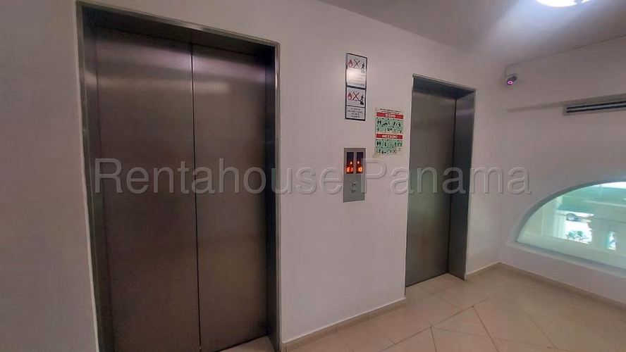Venta de Apartamento en Punta Pacifia 26*8502Mfk