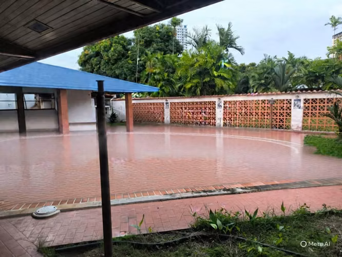 Oportunidad! para Inversión Casa de 750m2 en el Carmen con piscina