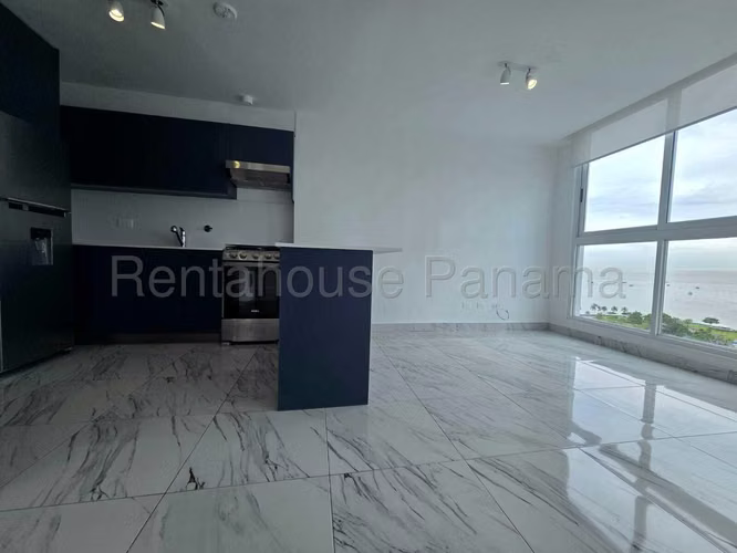 Se Alquila Apartamento en Avenida Balboa VLU26-8491
