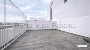 Venta de Apartamento con 146m2 en Via España PH Alegria 26-8500SR