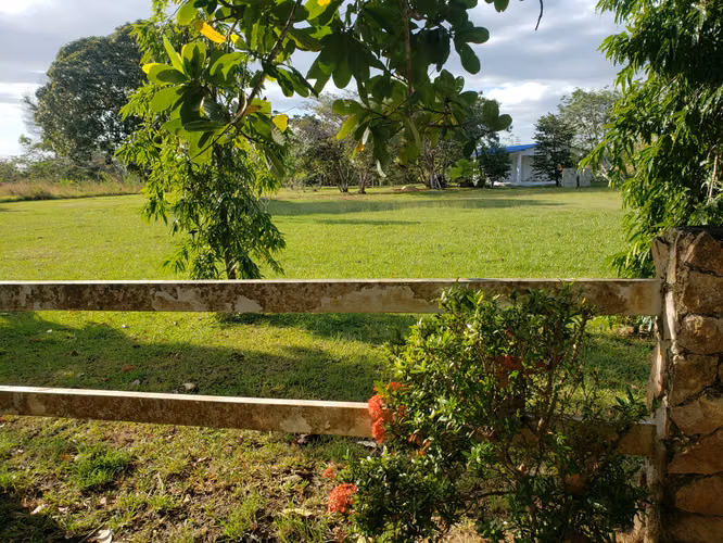 VENDO HERMOSO TERRENO DE 2,742 MT CON CASITA EN LLANO GRANDE CERCA A RIO HATO