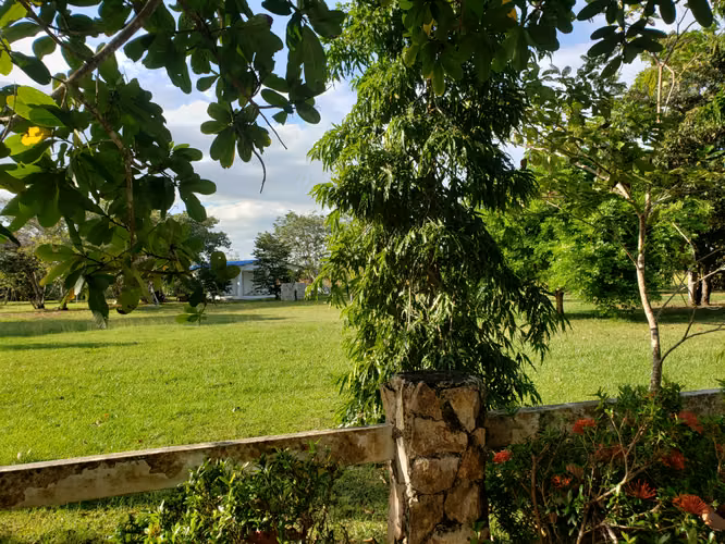 VENDO HERMOSO TERRENO DE 2,742 MT CON CASITA EN LLANO GRANDE CERCA A RIO HATO