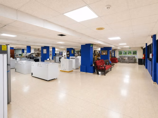 (NEGOCIABLE) Venta de edificio comercial en Calidonia