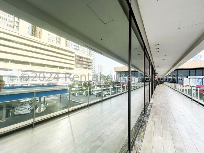 Local Comercial en Alquiler en 12 de Octubre MPM 26-3954