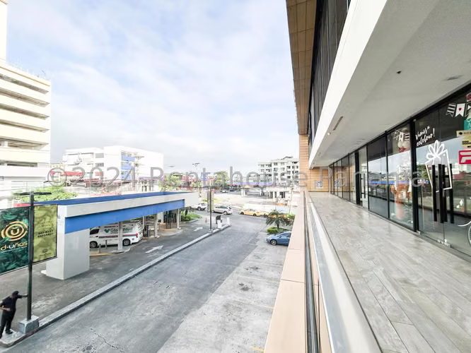 Local Comercial en Alquiler en 12 de Octubre MPM 26-3954
