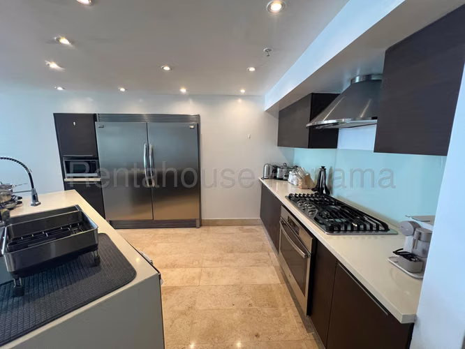 Alquiler de apartamento en Avenida Balboa YOO Panamá  AK