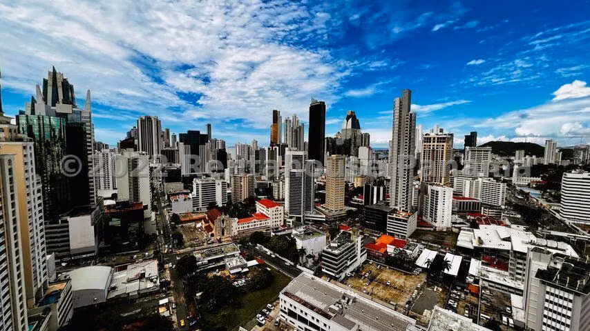 Apartamento en venta en Vía España YM