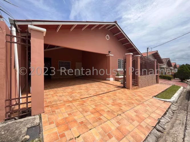Casa en venta en Villa Zaita YM