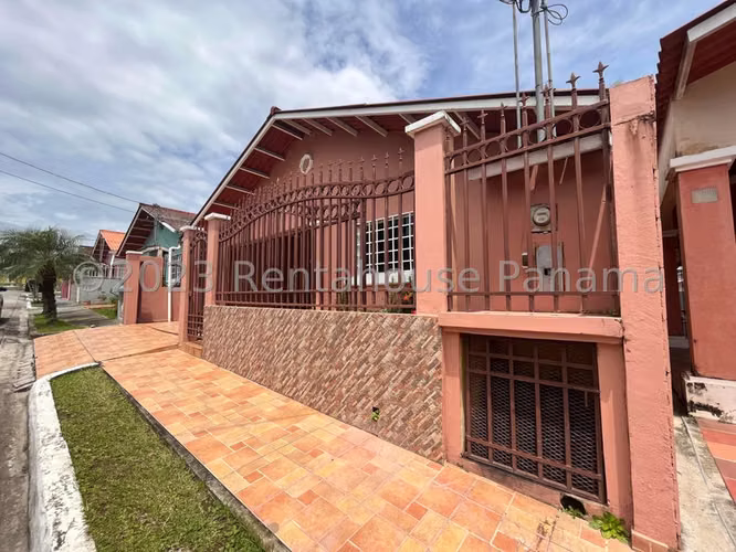 Casa en venta en Villa Zaita YM
