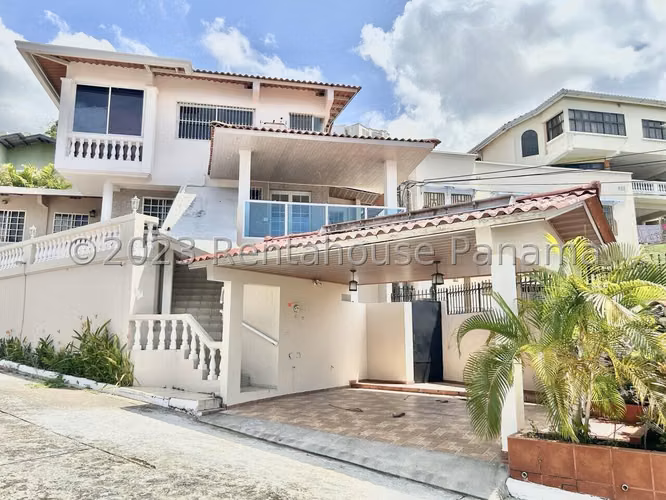 House for sale in Altos de Santa Maria EH