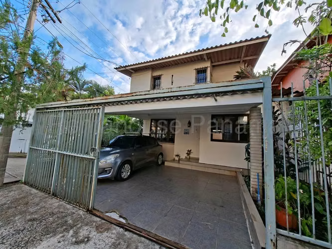 House for sale in Condado del Rey YM