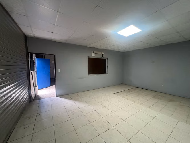 Alquiler de galera en tocumen 350 mts2, oficina 1 baño, trifásica
