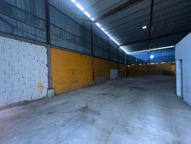 Alquiler de galera en tocumen 350 mts2, oficina 1 baño, trifásica