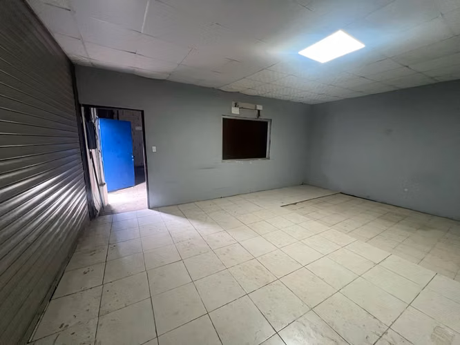 Alquiler de galera en tocumen 350 mts2, oficina 1 baño, trifásica