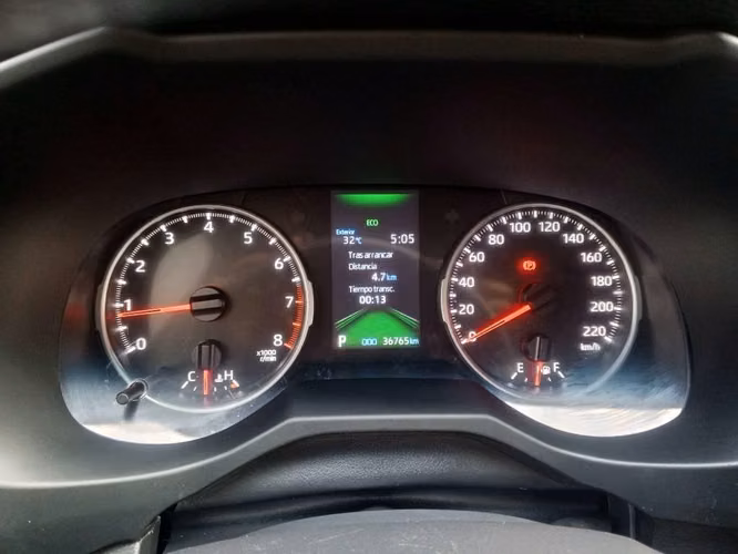 TOYOTA RAV4 2024
